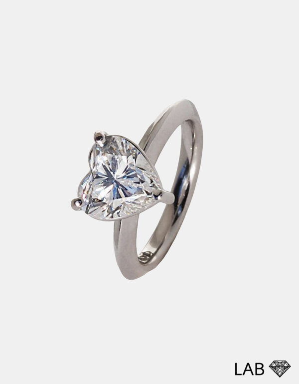 Pierścionek Solitaire z laboratoryjnym diamentem Heart, 14K białe złoto _ 2,56 ct