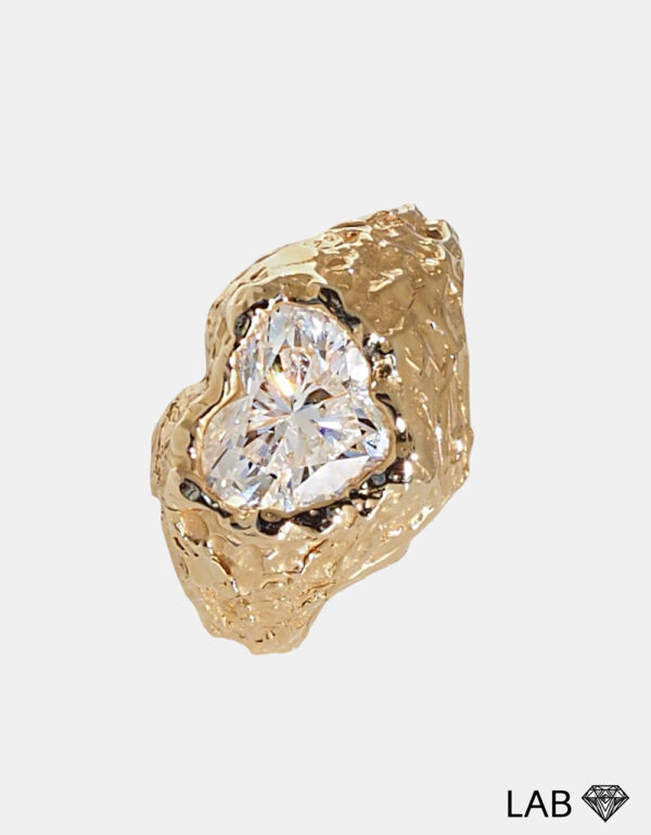 Desire Heart ring with lab-grown diamond in heart cut, 14K yellow gold _ 2.08 ct